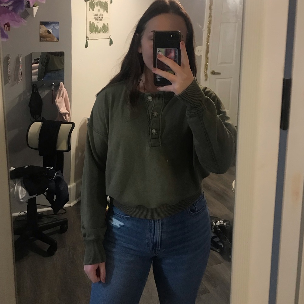 Olive green American Eagle crew neck sweater